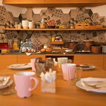 Caffe 3* メッツォコローナ